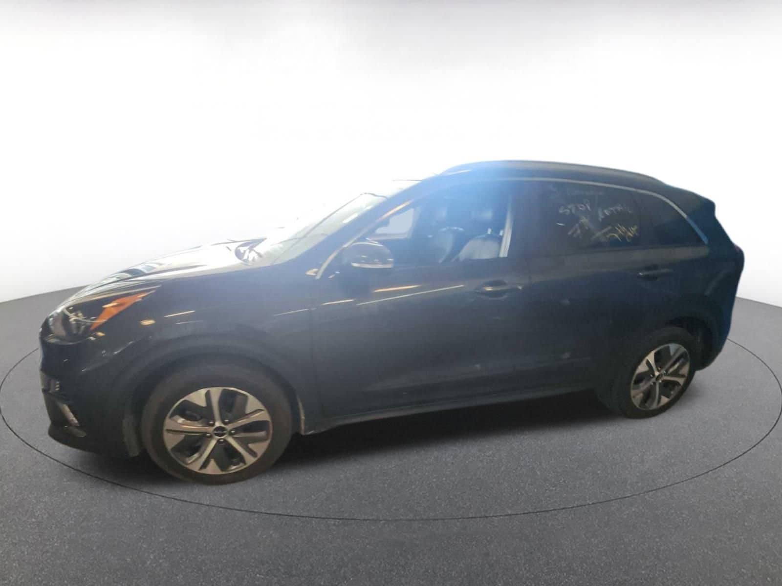 Thumbnail: 2022 Kia Niro - 4