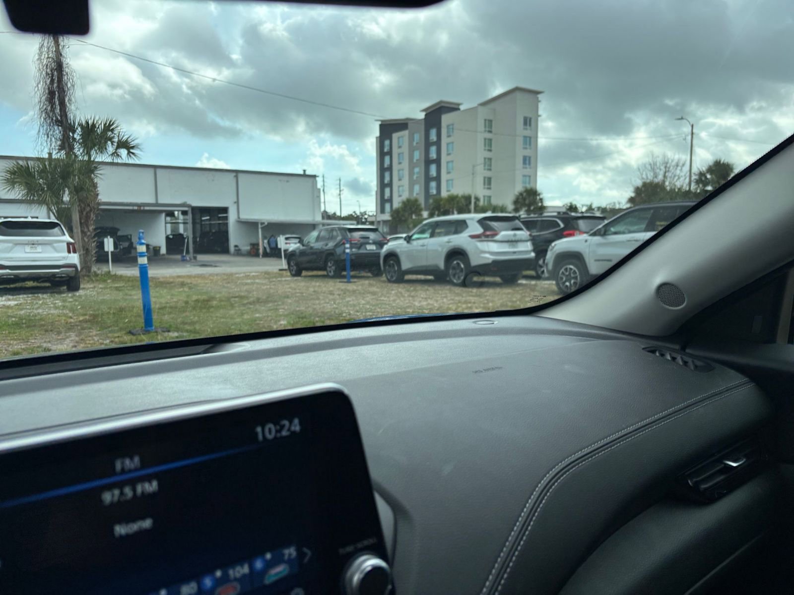 Thumbnail: 2025 Nissan Sentra - 35