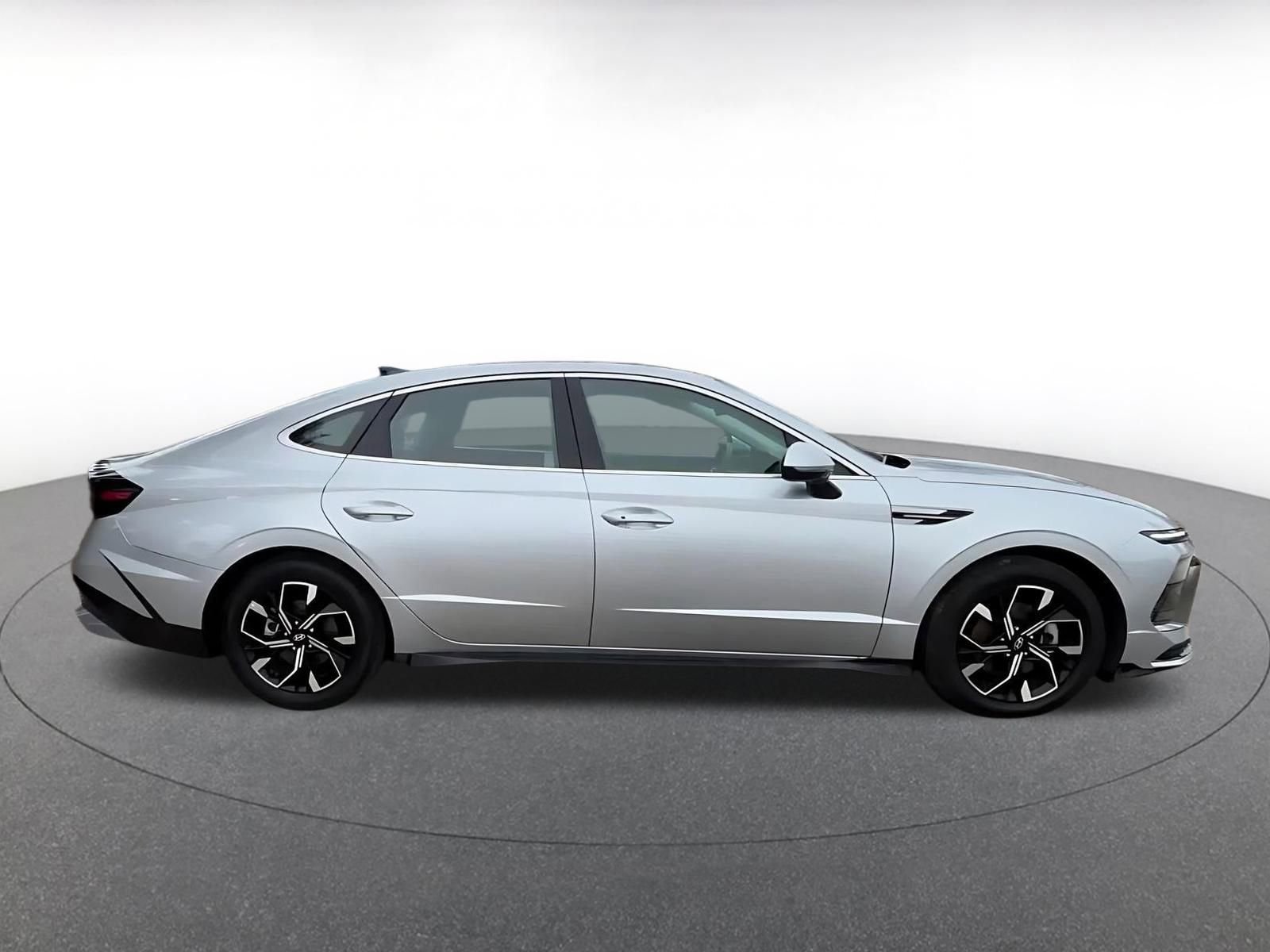 Thumbnail: 2025 Hyundai Sonata - 18