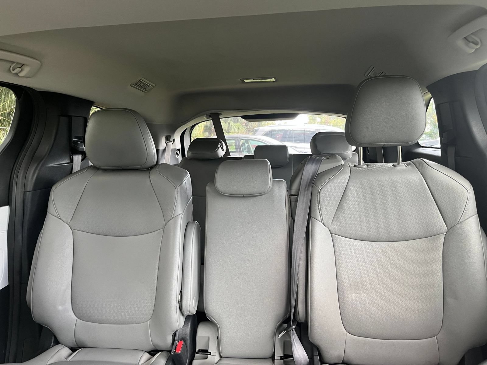 Thumbnail: 2025 Toyota Sienna - 35