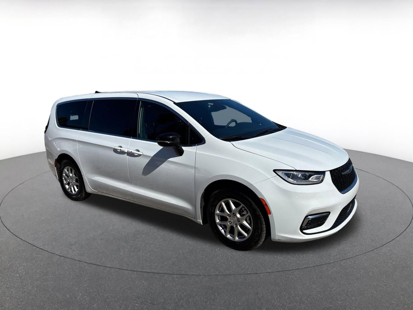 Thumbnail: 2025 Chrysler Pacifica - 1