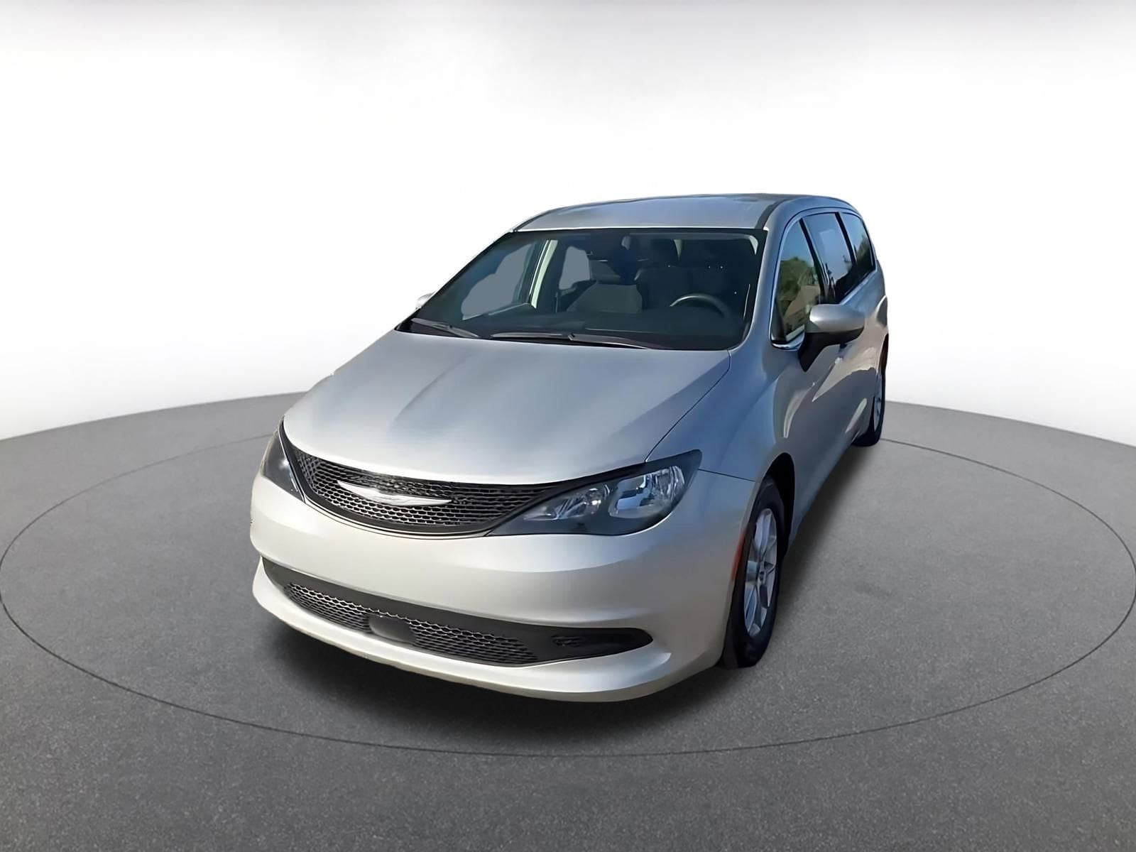 Thumbnail: 2023 Chrysler Voyager - 7