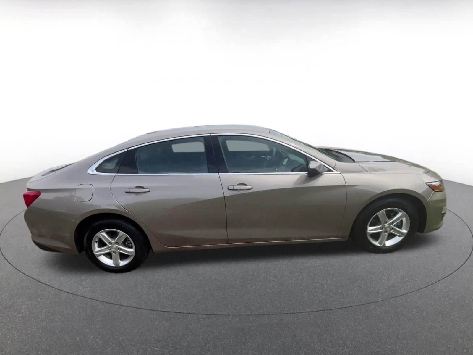 Thumbnail: 2023 Chevrolet Malibu - 16