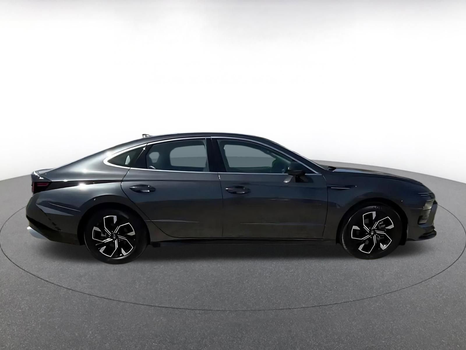 Thumbnail: 2025 Hyundai Sonata - 18