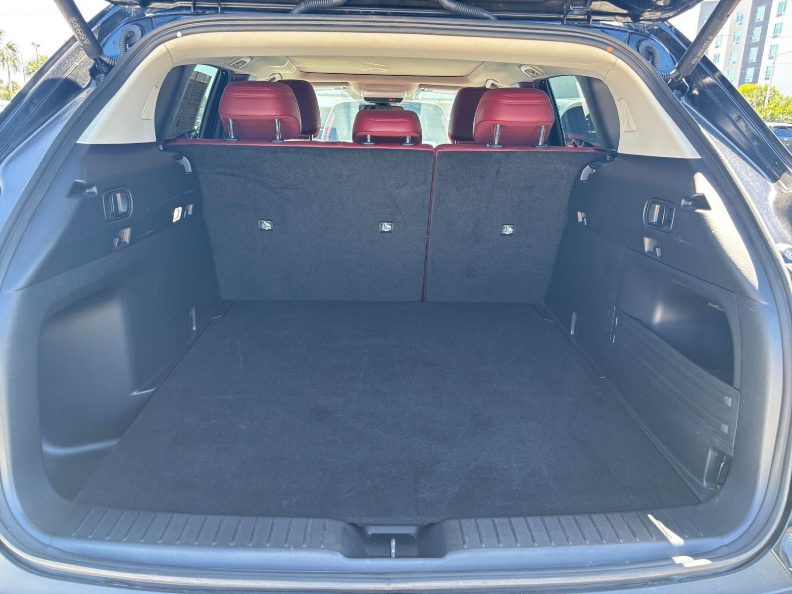 Thumbnail: 2025 Mazda CX-50 - 34