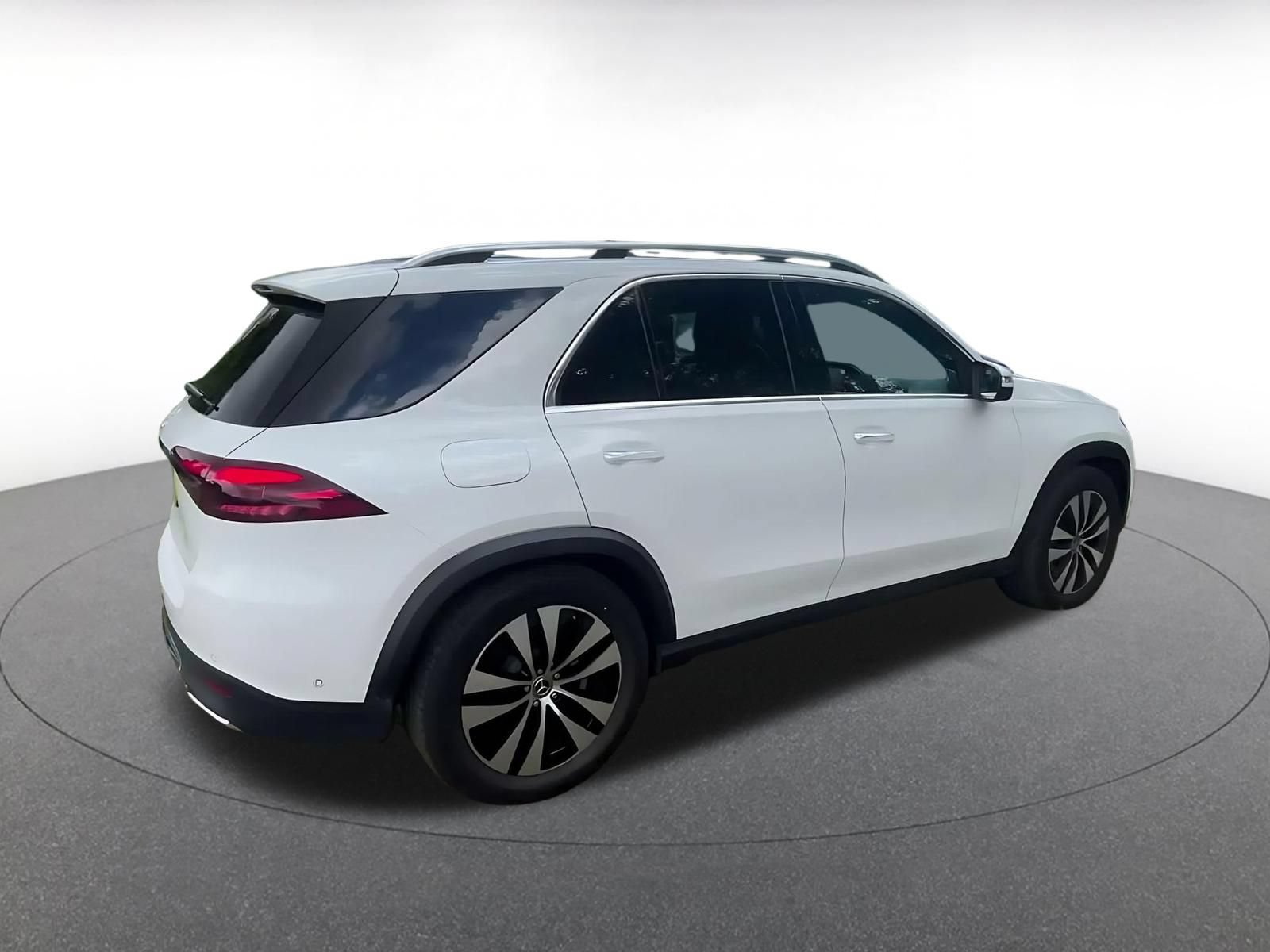 Thumbnail: 2026 Mercedes-Benz GLE - 13