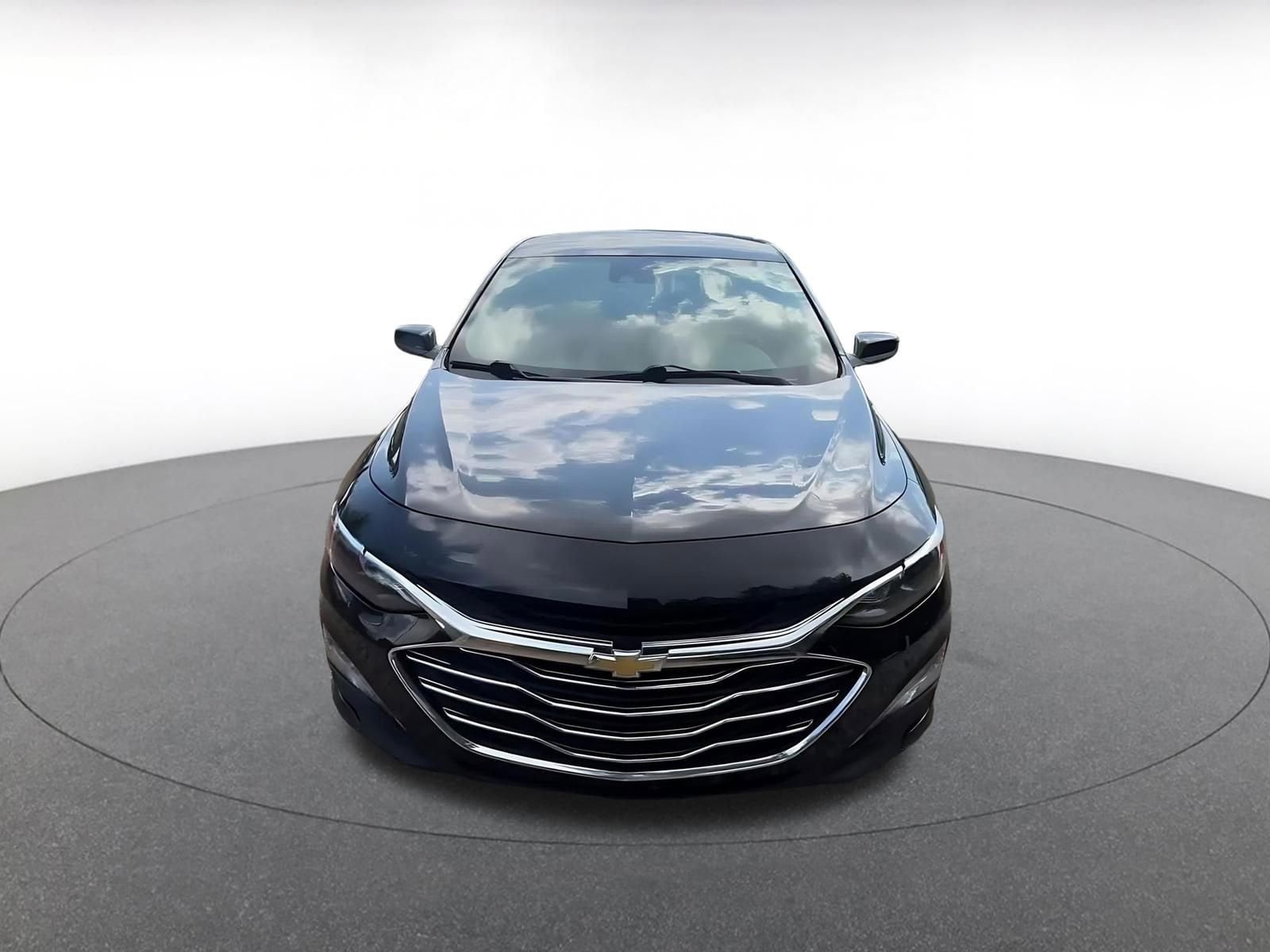 Thumbnail: 2023 Chevrolet Malibu - 4