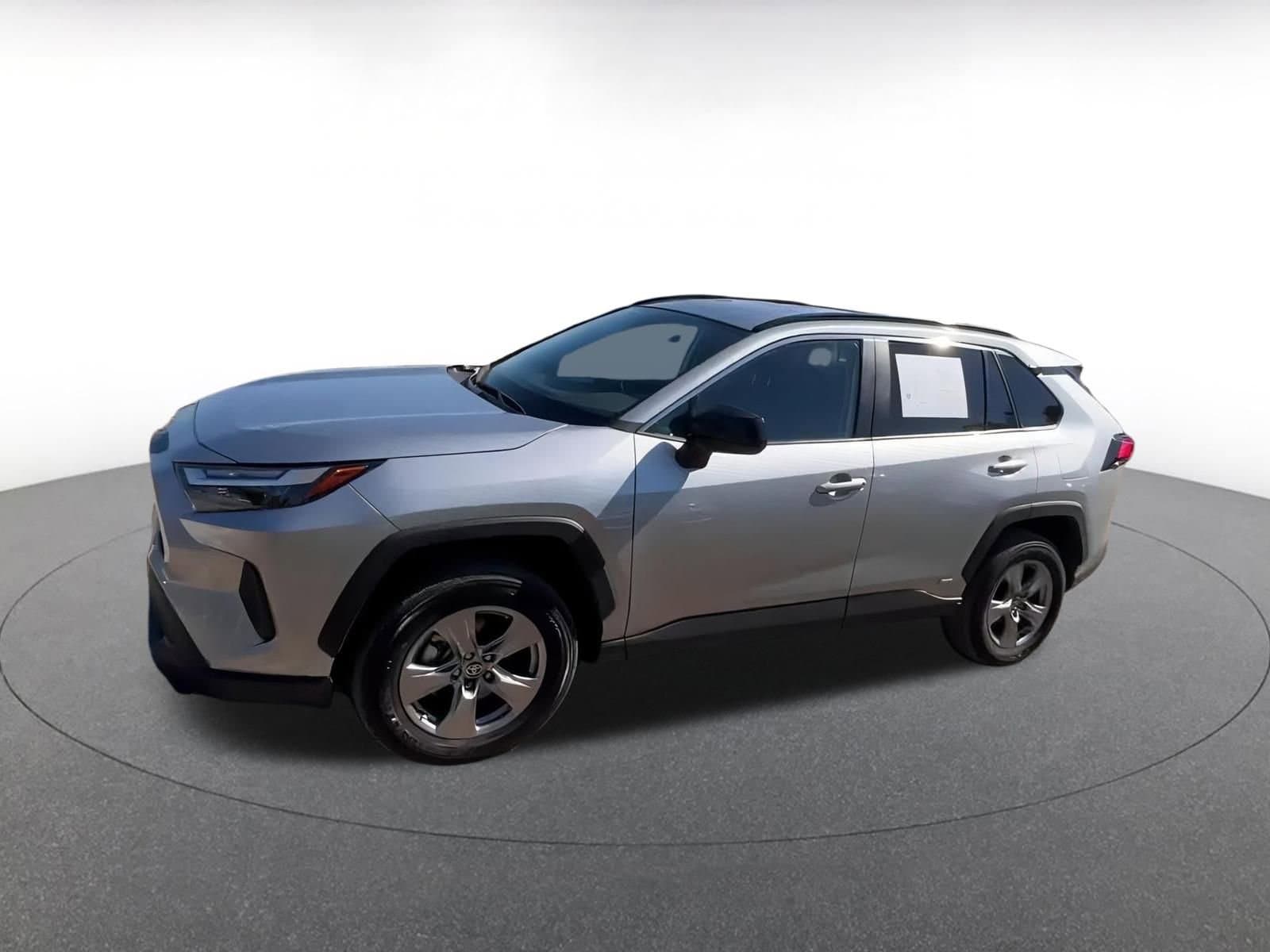 Thumbnail: 2025 Toyota RAV4 - 8