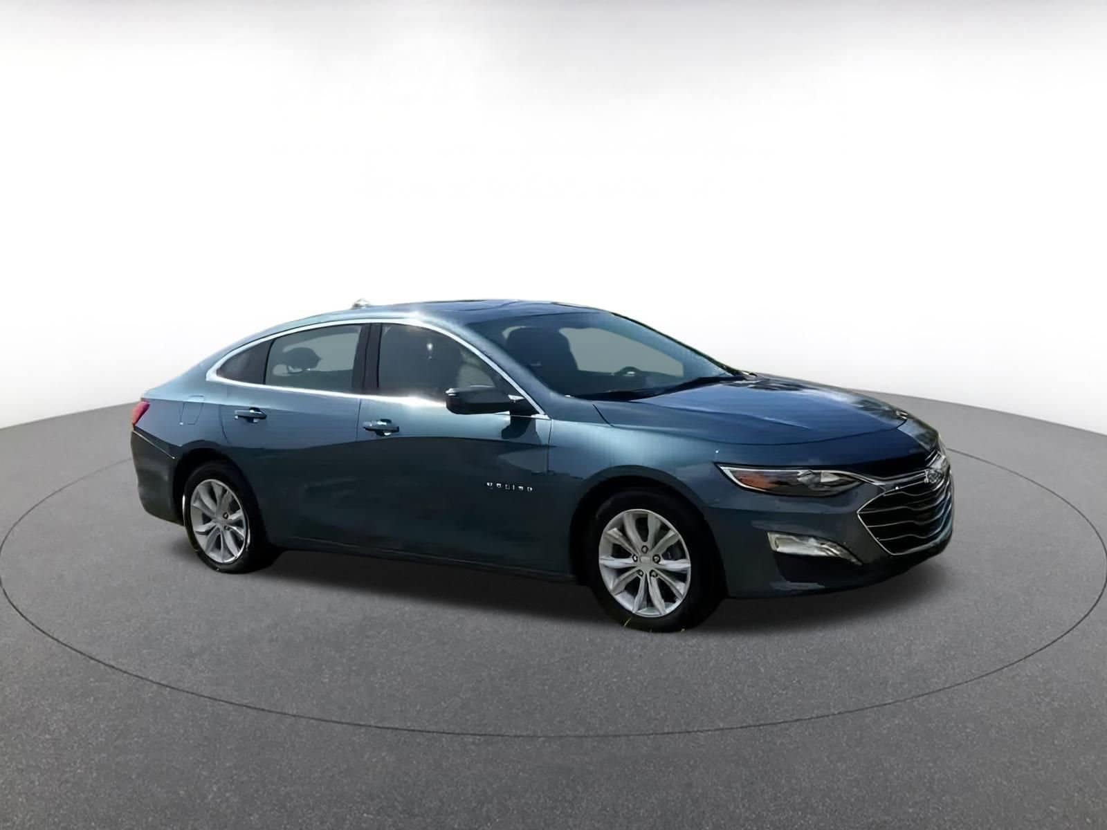 Thumbnail: 2024 Chevrolet Malibu - 2
