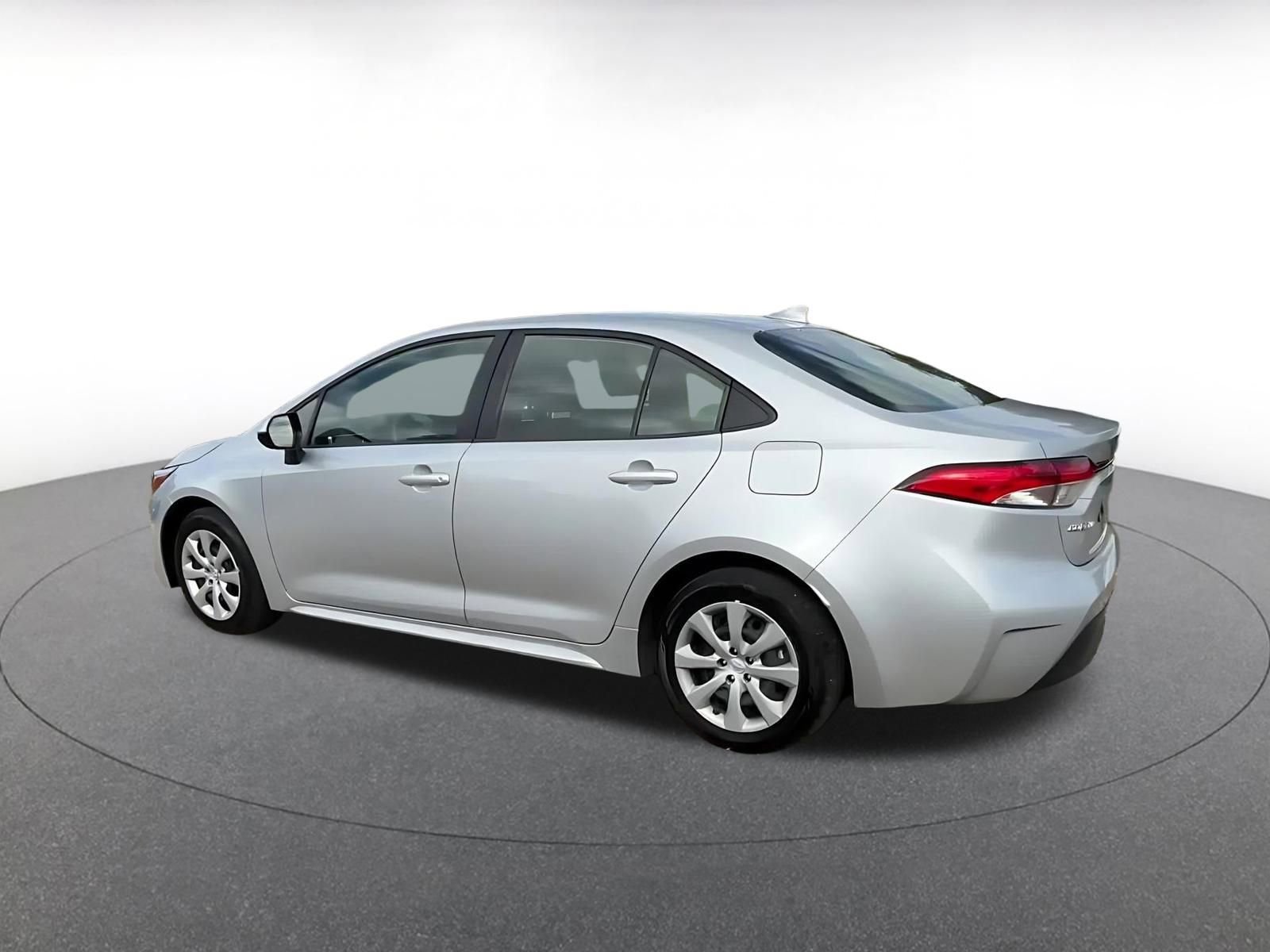 Thumbnail: 2025 Toyota Corolla - 10