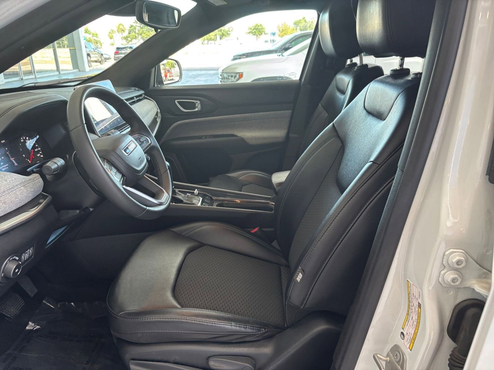 Thumbnail: 2023 Jeep Compass - 27