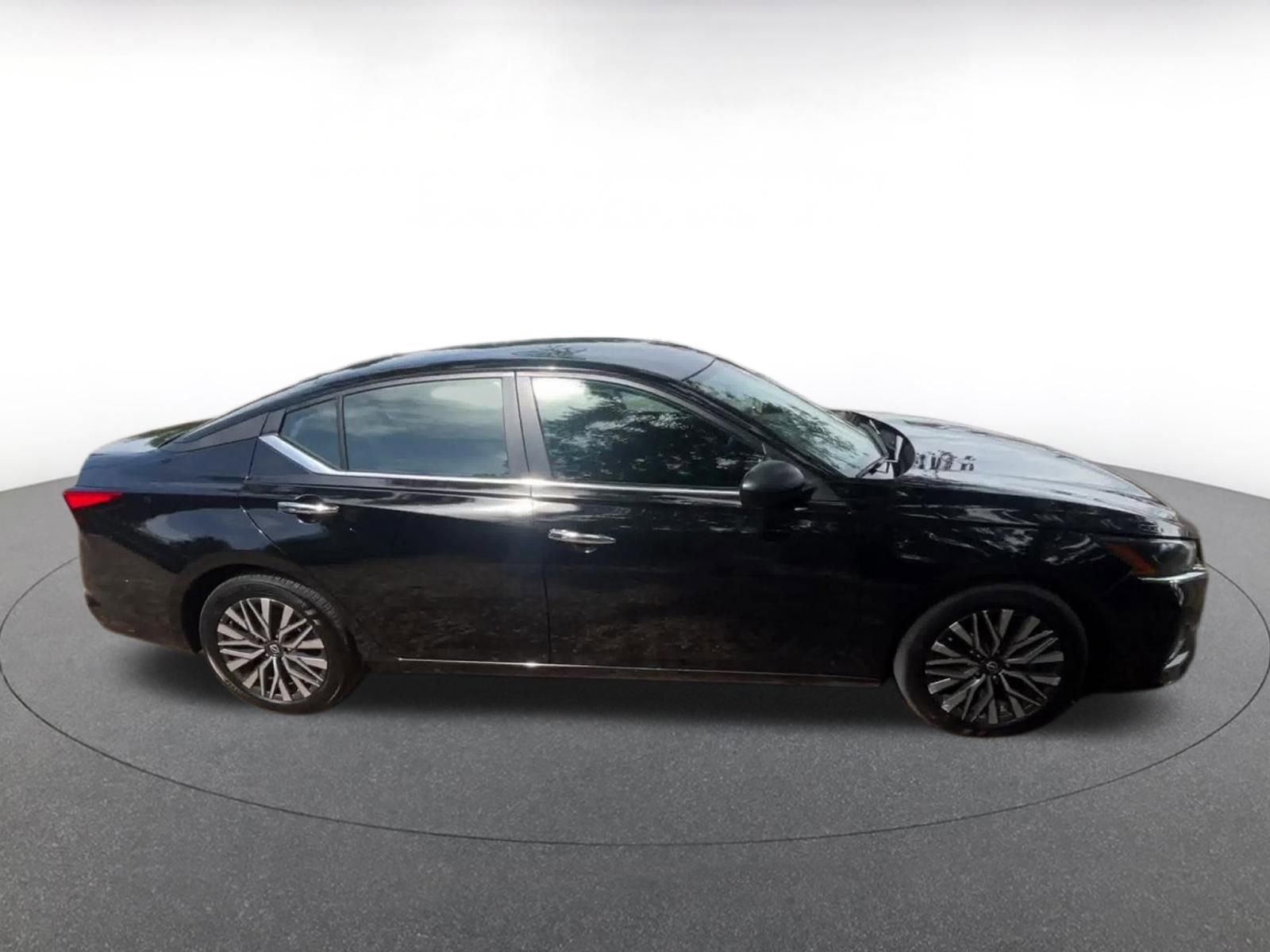 Thumbnail: 2025 Nissan Altima - 16