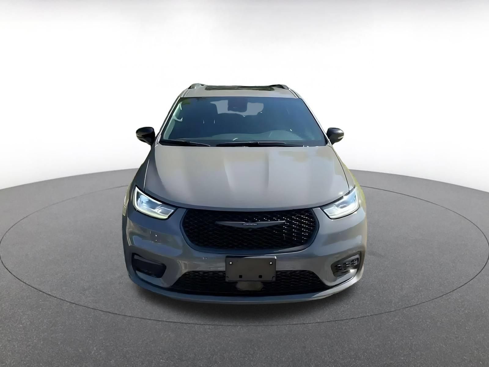 Thumbnail: 2025 Chrysler Pacifica - 4