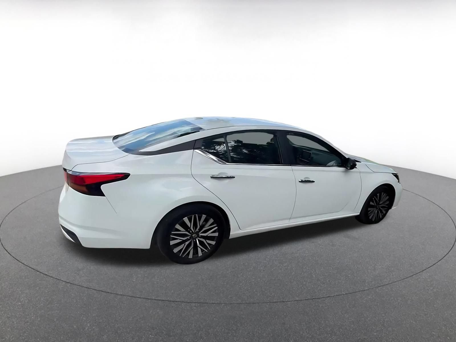 Thumbnail: 2025 Nissan Altima - 15