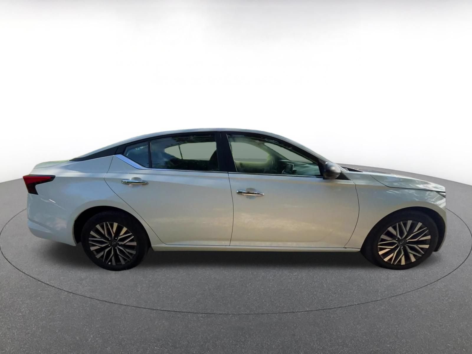 Thumbnail: 2025 Nissan Altima - 16