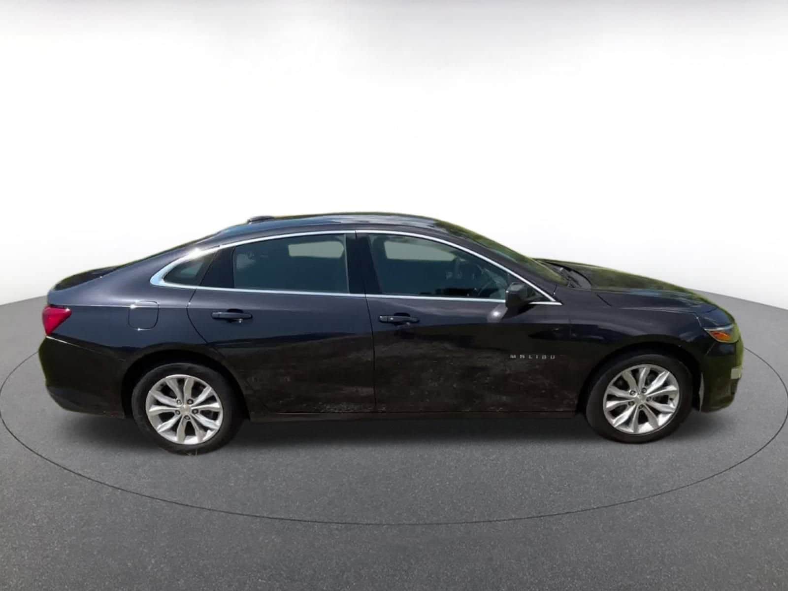 Thumbnail: 2023 Chevrolet Malibu - 16