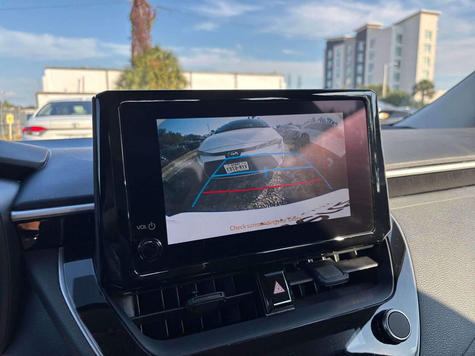 Thumbnail: 2025 Toyota Corolla - 20