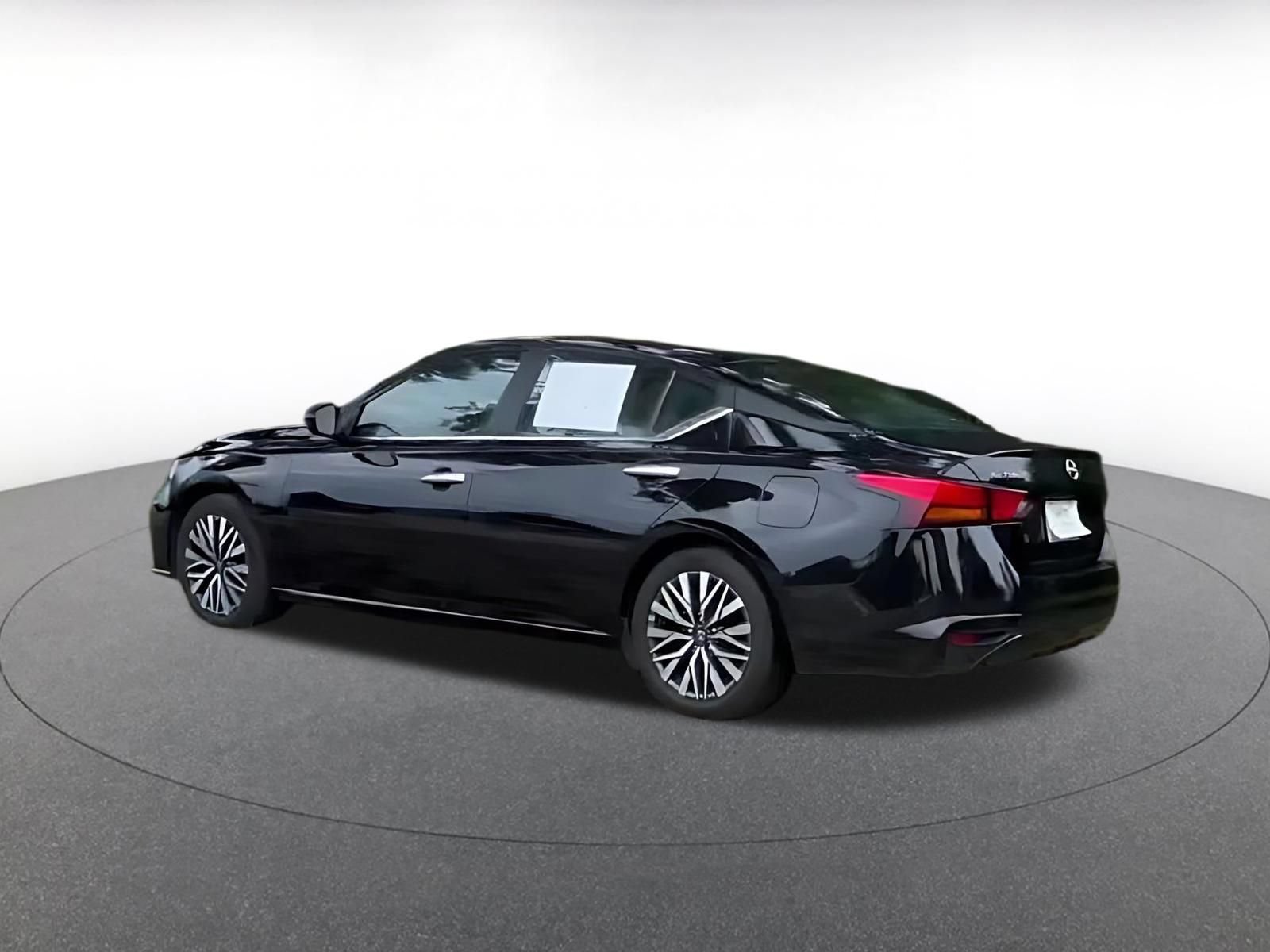Thumbnail: 2025 Nissan Altima - 14