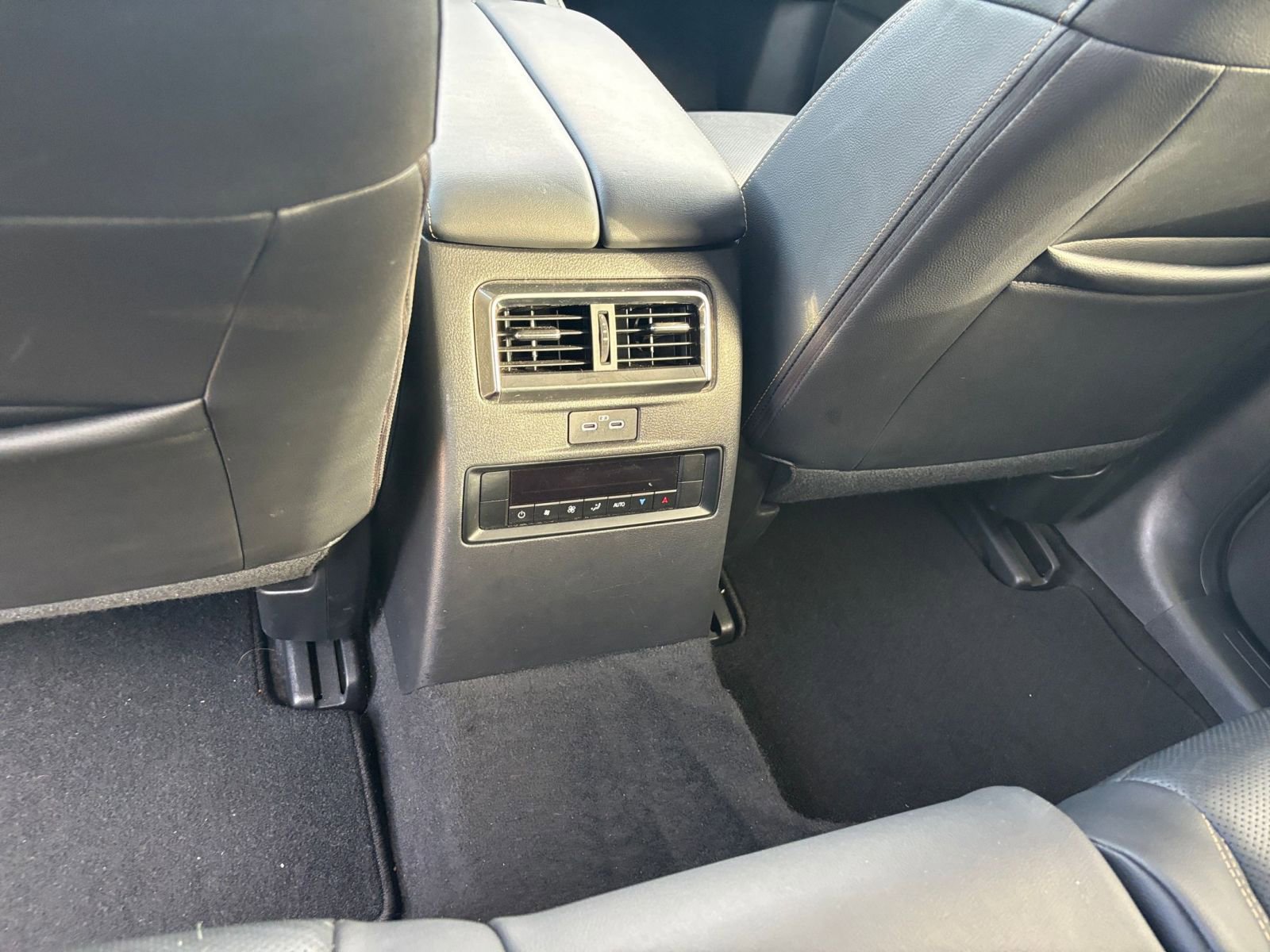 Thumbnail: 2025 Mazda CX-70 - 25