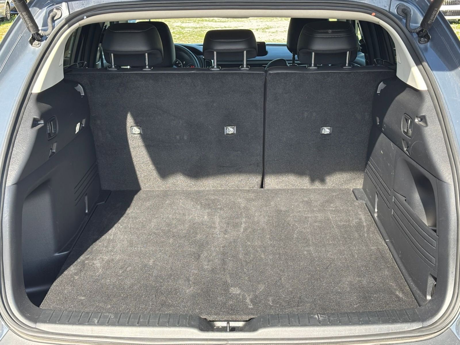 Thumbnail: 2025 Mazda CX-50 - 35