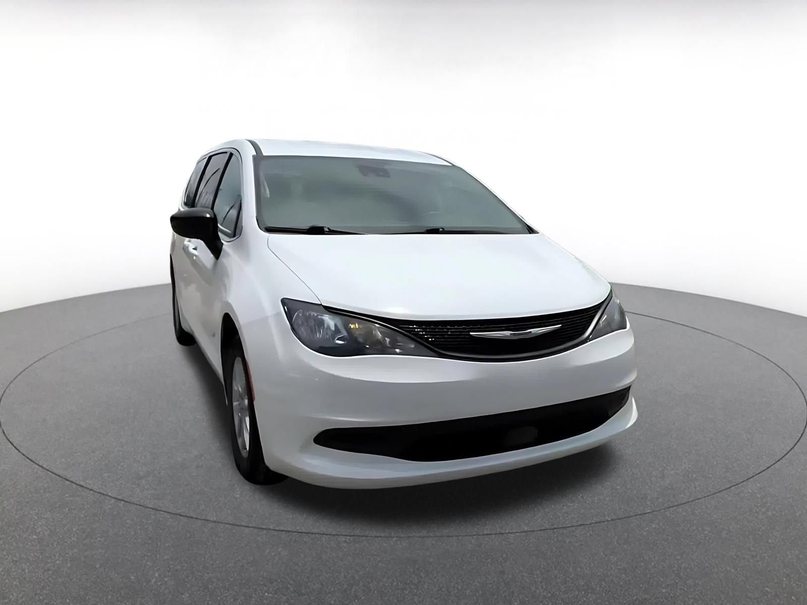 Thumbnail: 2024 Chrysler Voyager - 3