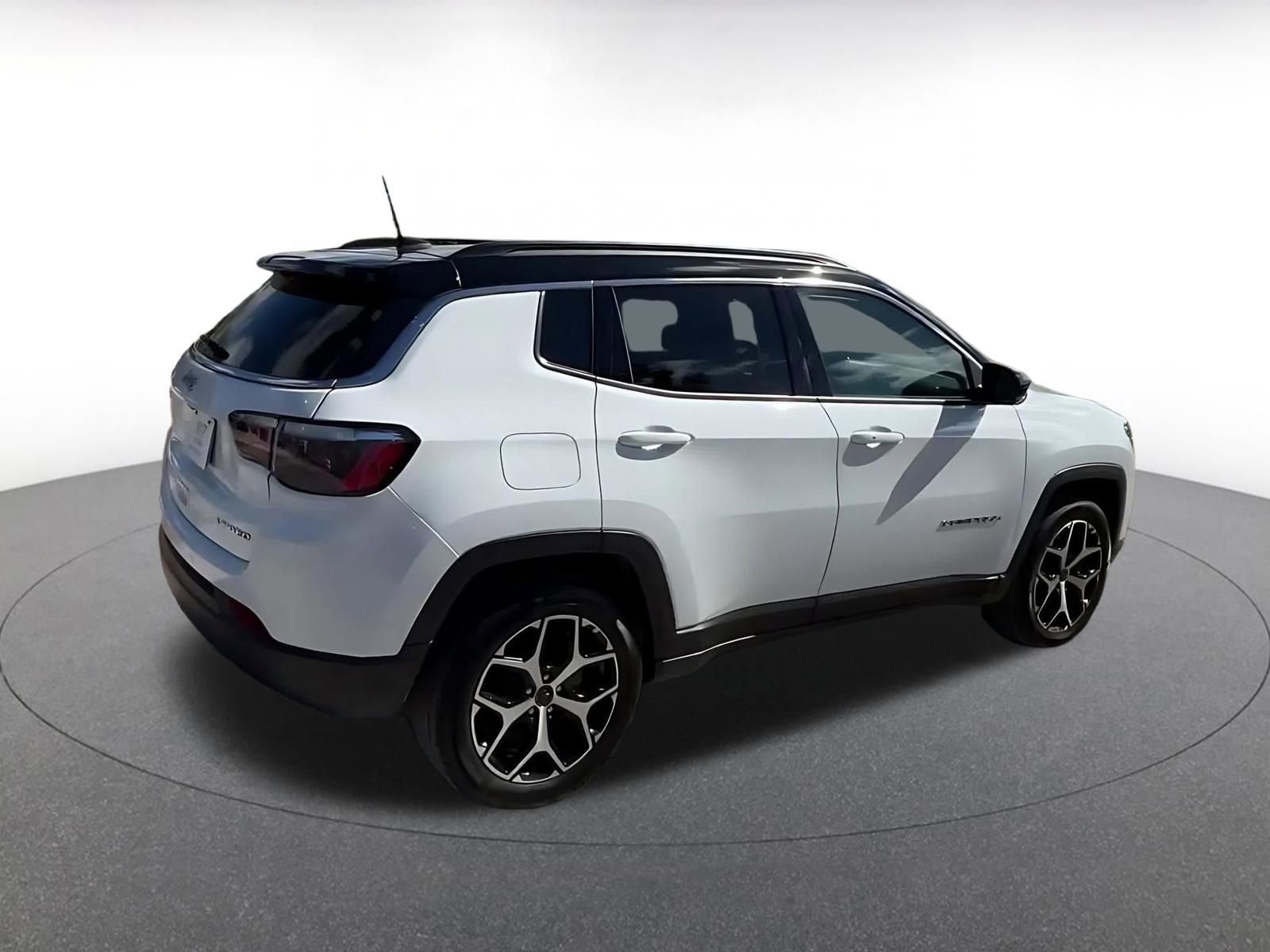 Thumbnail: 2025 Jeep Compass - 14