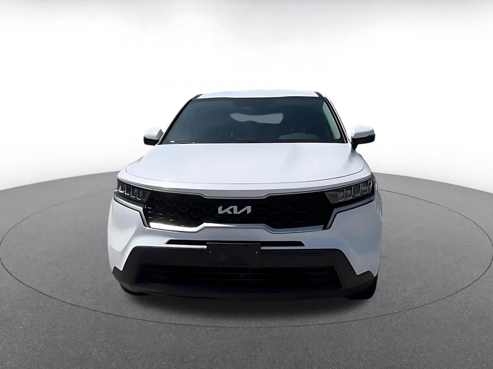 Thumbnail: 2023 Kia Sorento - 4