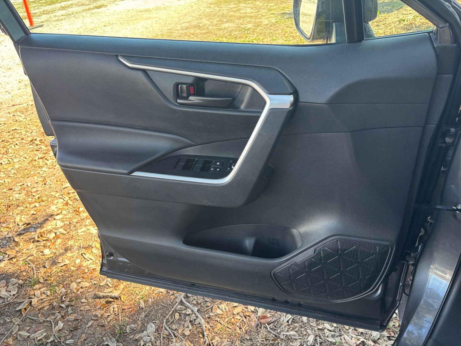 Thumbnail: 2025 Toyota RAV4 - 18