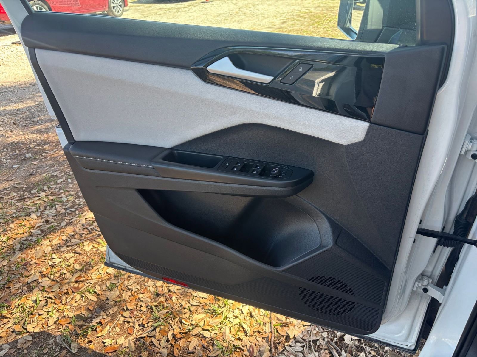 Thumbnail: 2025 Volkswagen Taos - 18