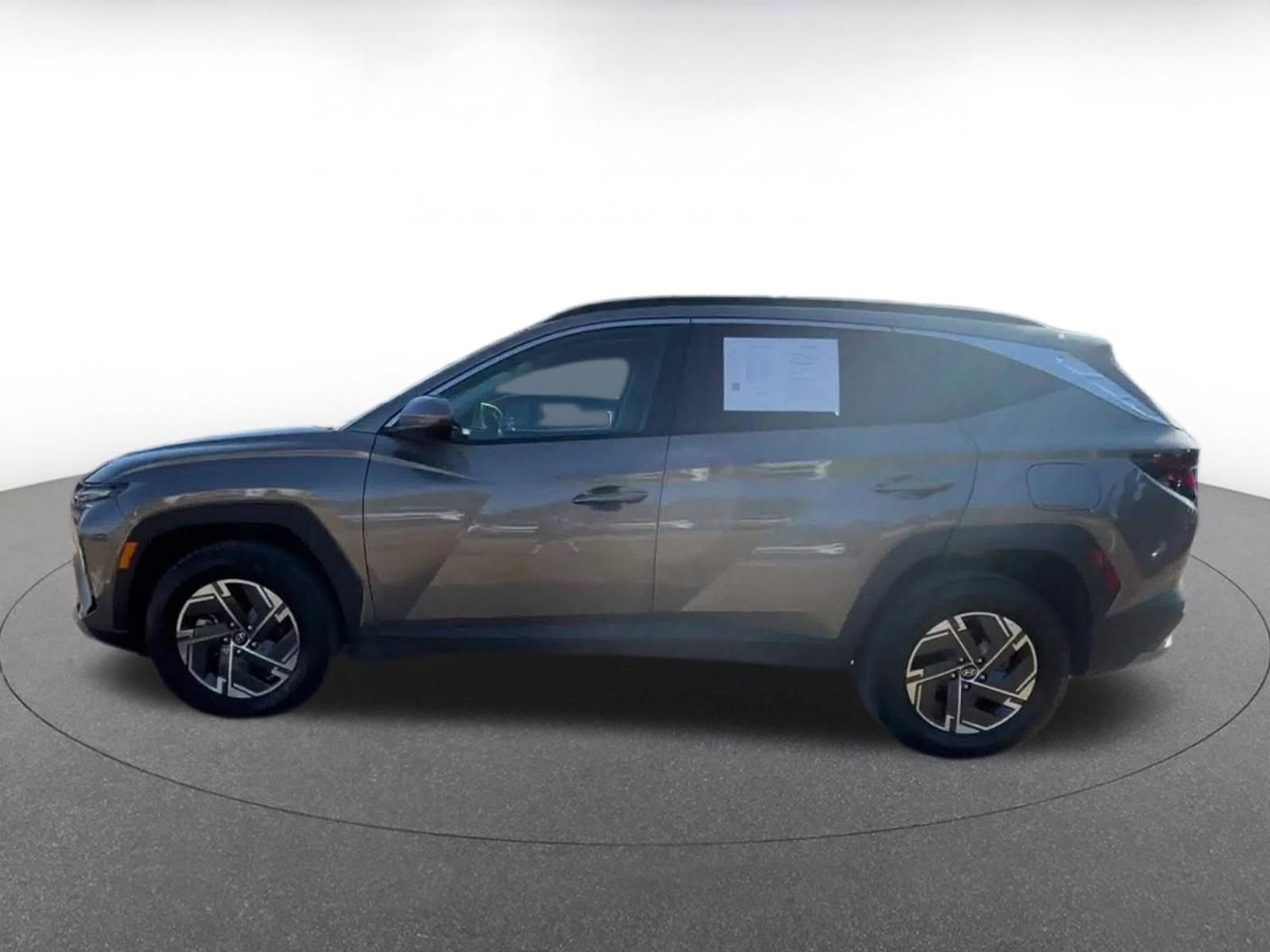 Thumbnail: 2025 Hyundai Tucson - 9