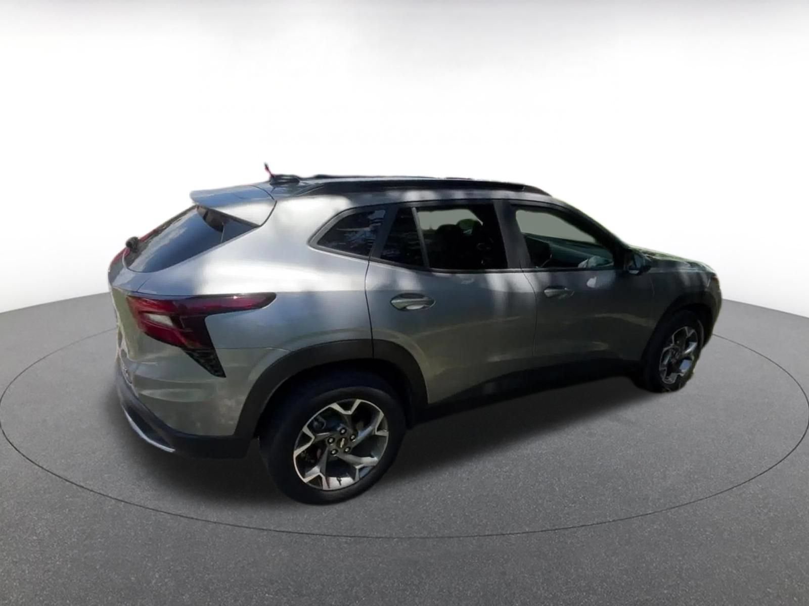 Thumbnail: 2025 Chevrolet Trax - 15