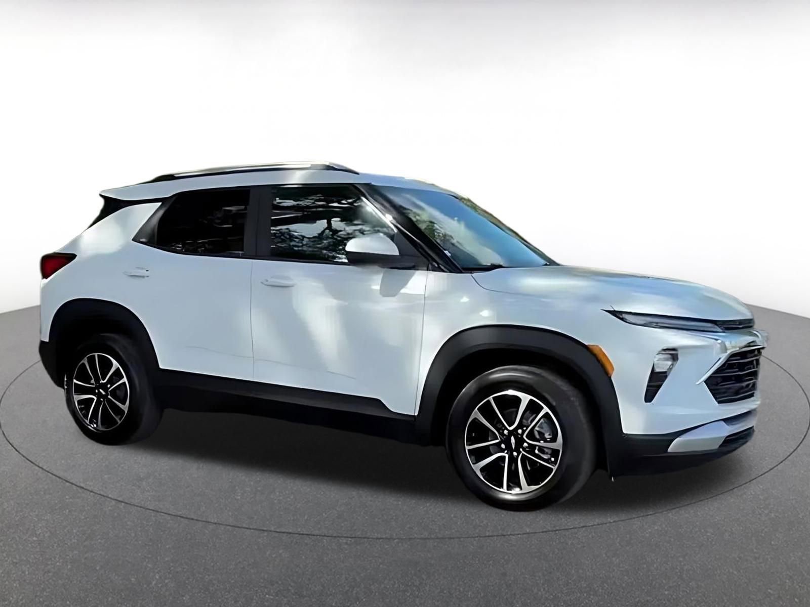 Thumbnail: 2025 Chevrolet TrailBlazer - 17