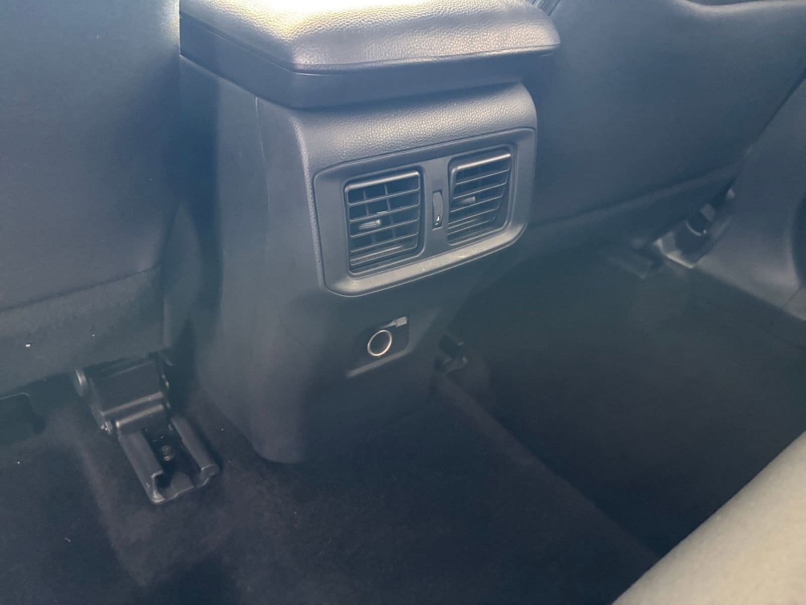 Thumbnail: 2025 Toyota RAV4 - 24