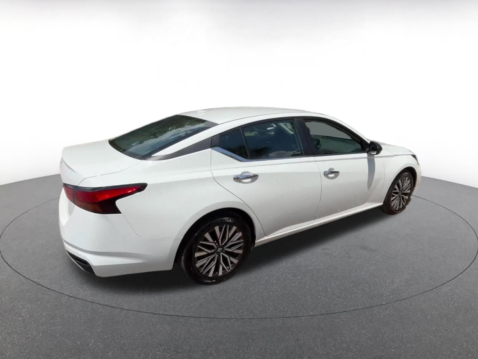 Thumbnail: 2025 Nissan Altima - 15