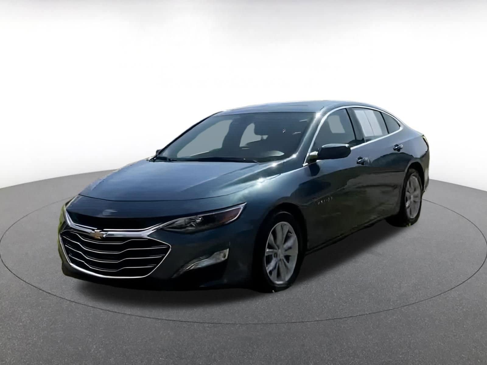 Thumbnail: 2024 Chevrolet Malibu - 4
