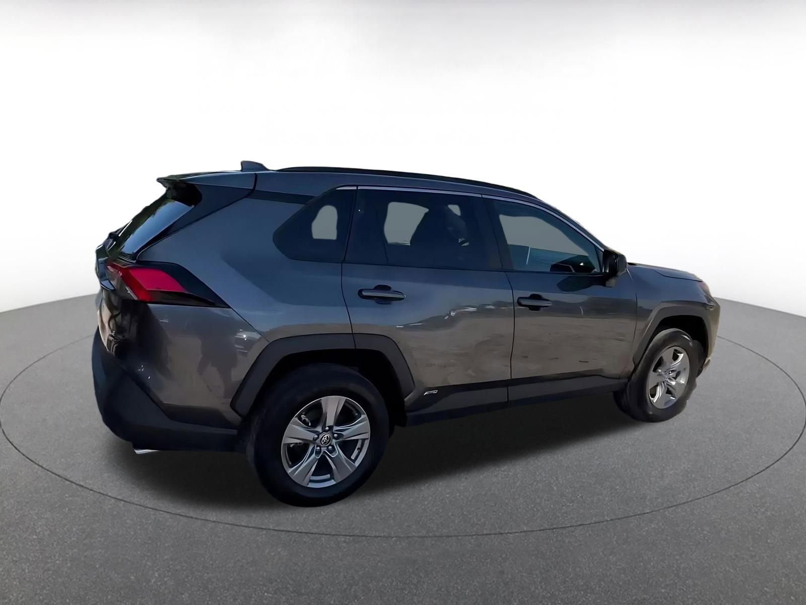 Thumbnail: 2025 Toyota RAV4 - 15