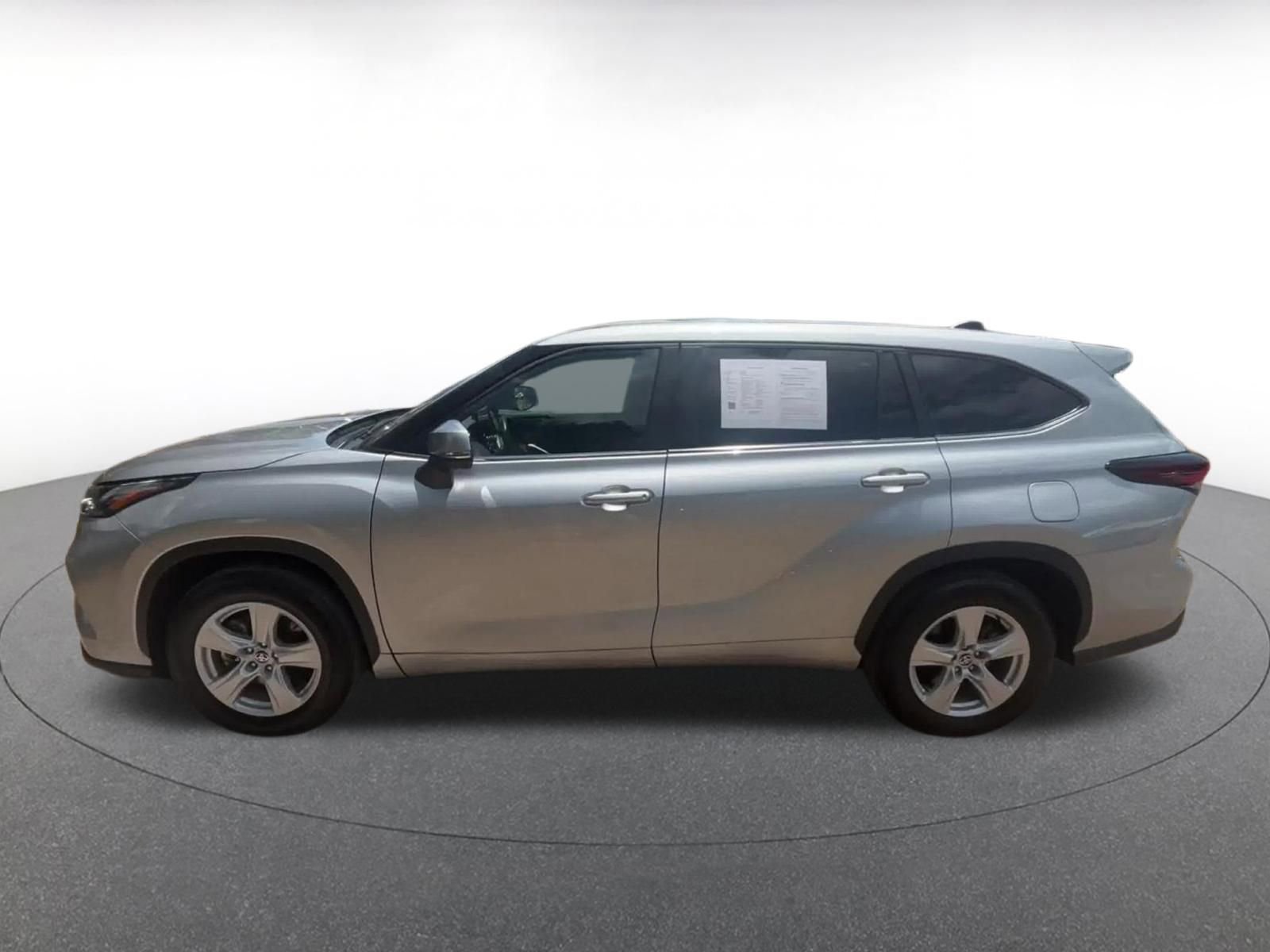 Thumbnail: 2025 Toyota Highlander - 9