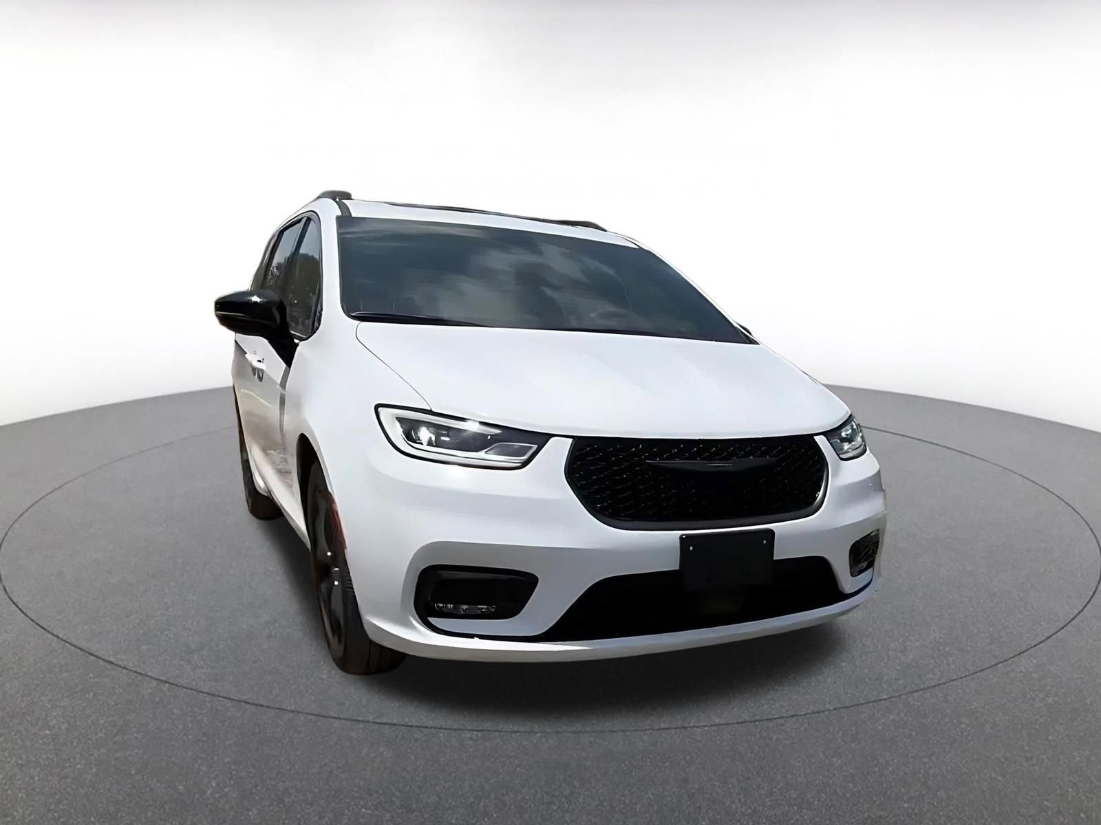 Thumbnail: 2025 Chrysler Pacifica - 2