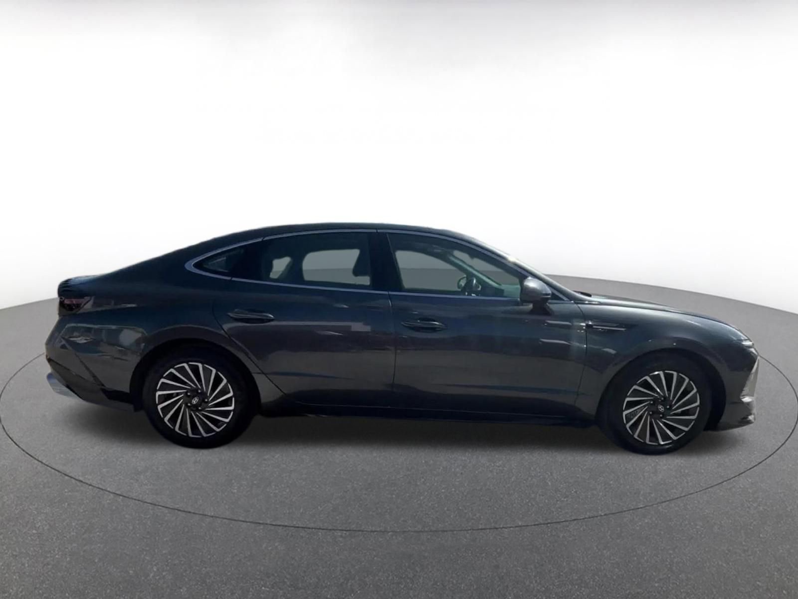 Thumbnail: 2025 Hyundai Sonata - 16