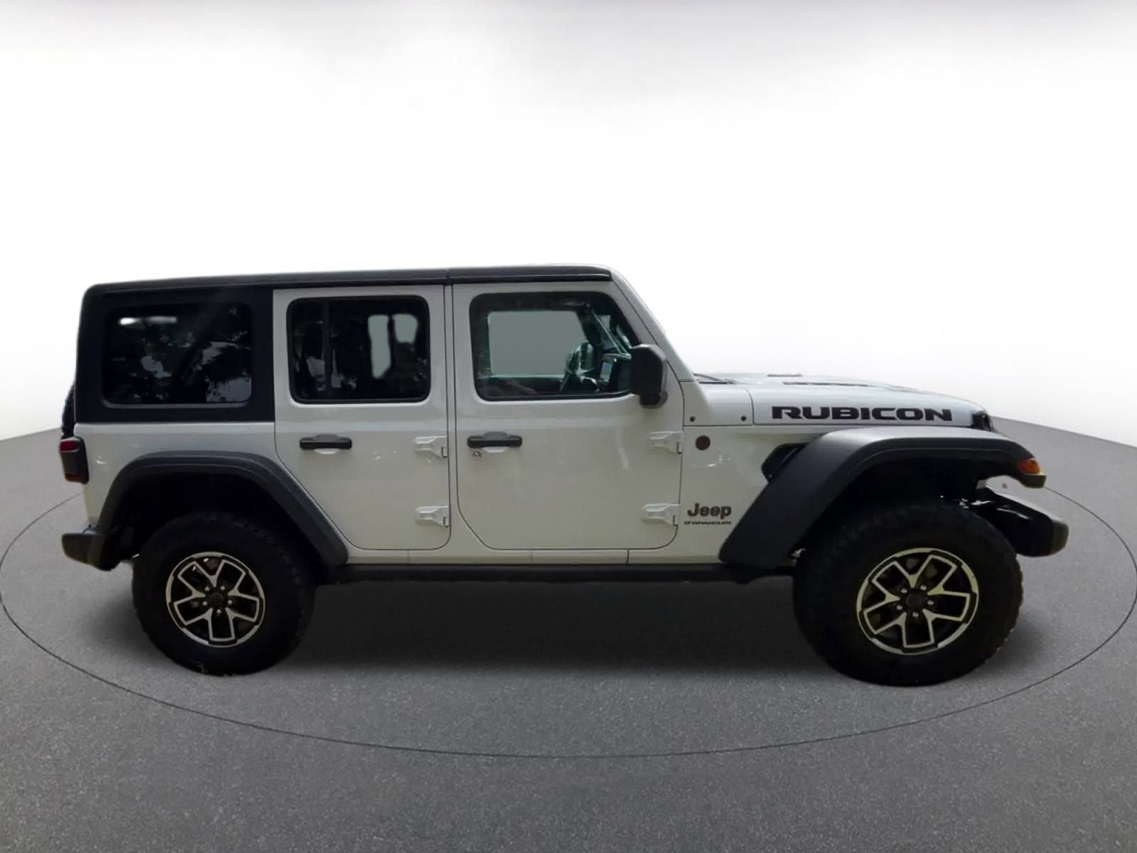 Thumbnail: 2025 Jeep Wrangler - 16