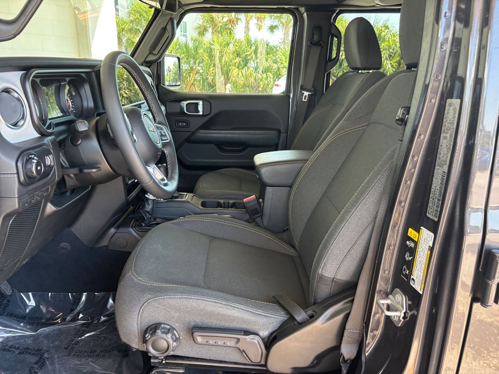 Thumbnail: 2025 Jeep Wrangler - 27