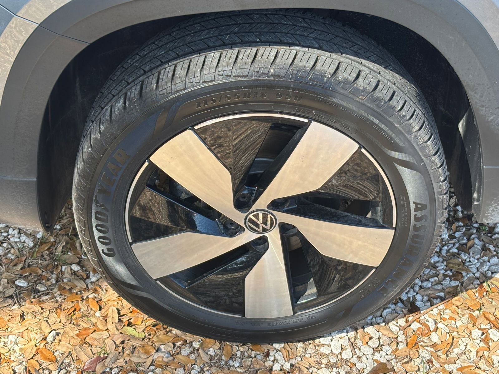 Thumbnail: 2025 Volkswagen Taos - 30