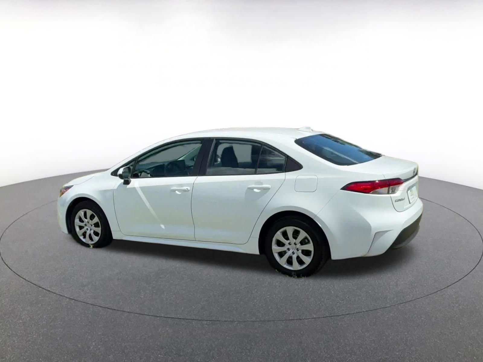 Thumbnail: 2024 Toyota Corolla - 10