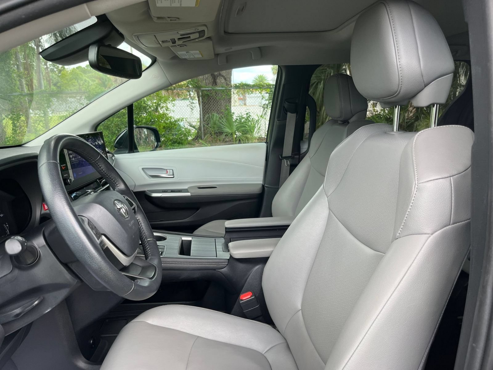 Thumbnail: 2025 Toyota Sienna - 22