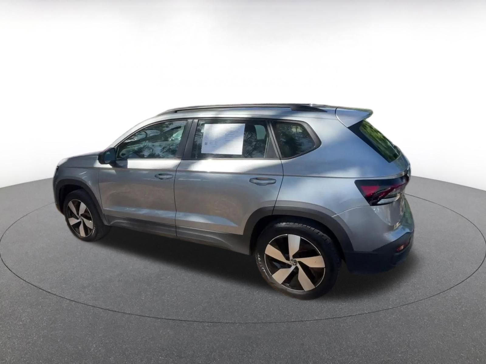 Thumbnail: 2025 Volkswagen Taos - 10