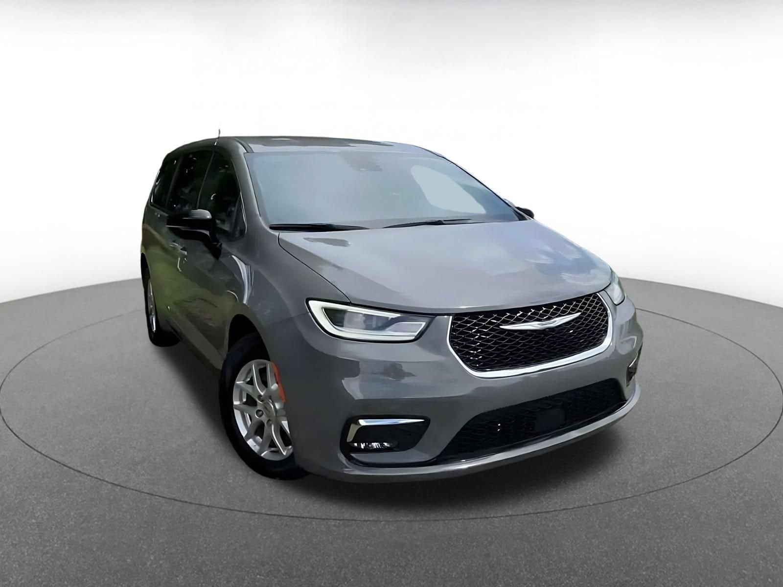 Thumbnail: 2025 Chrysler Pacifica - 3