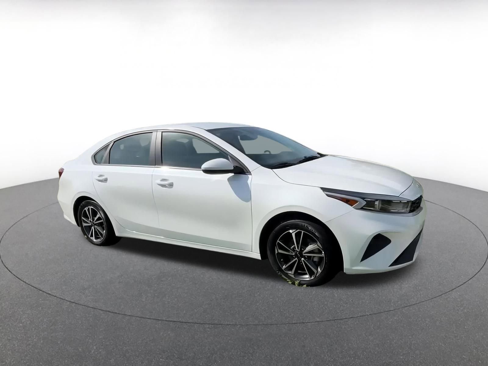 Thumbnail: 2024 Kia Forte - 2
