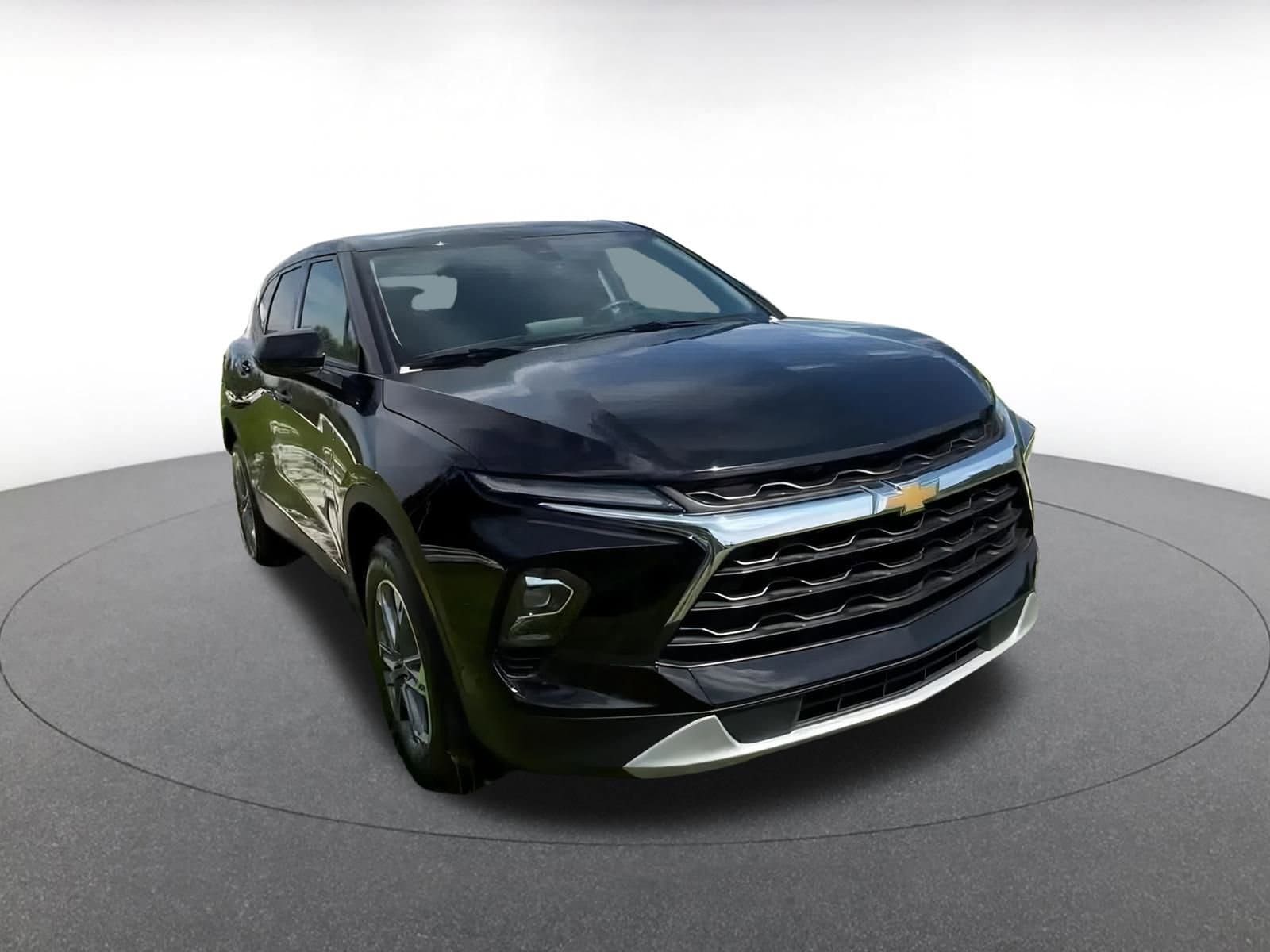Thumbnail: 2023 Chevrolet Blazer - 3
