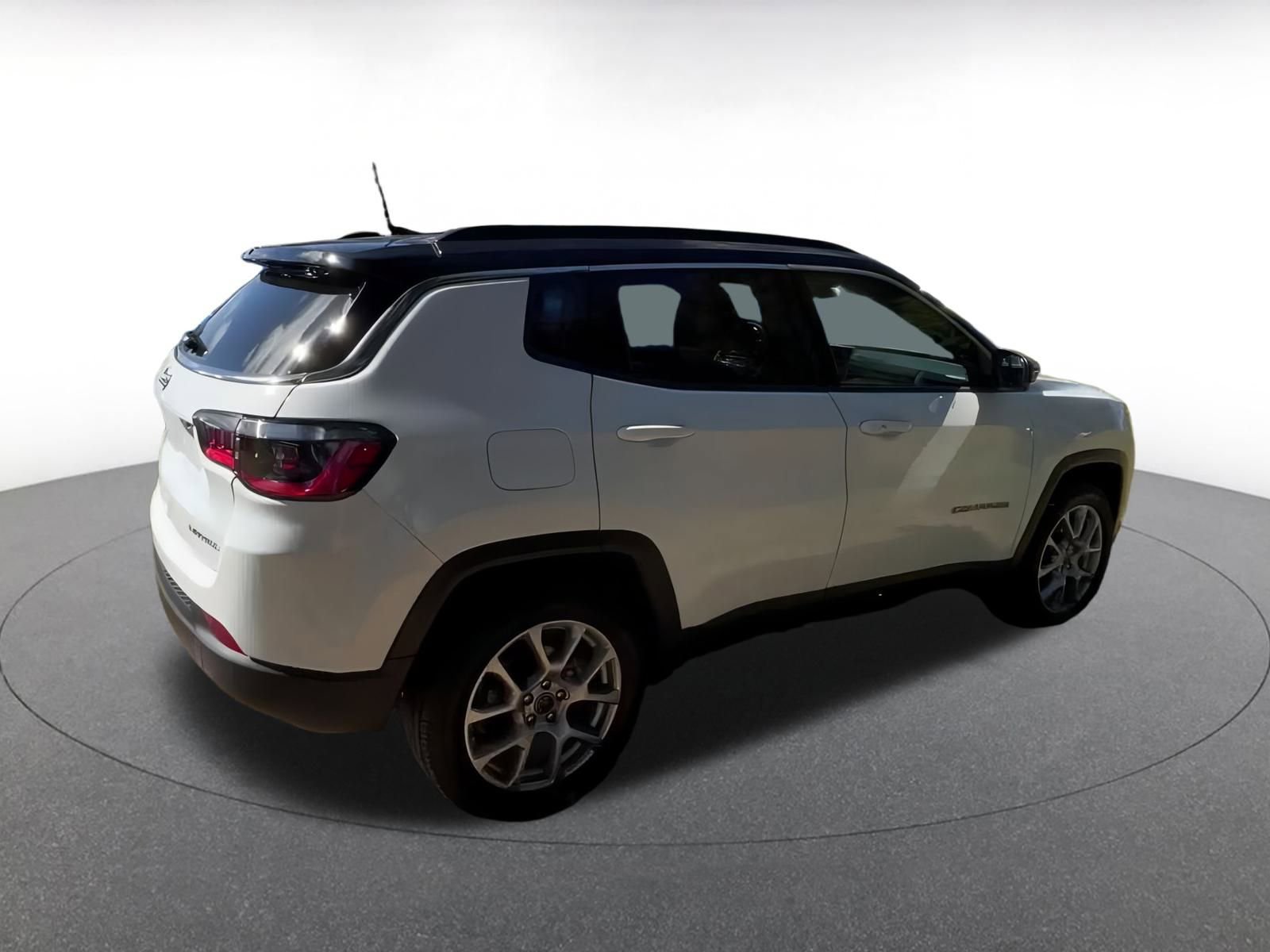 Thumbnail: 2025 Jeep Compass - 18