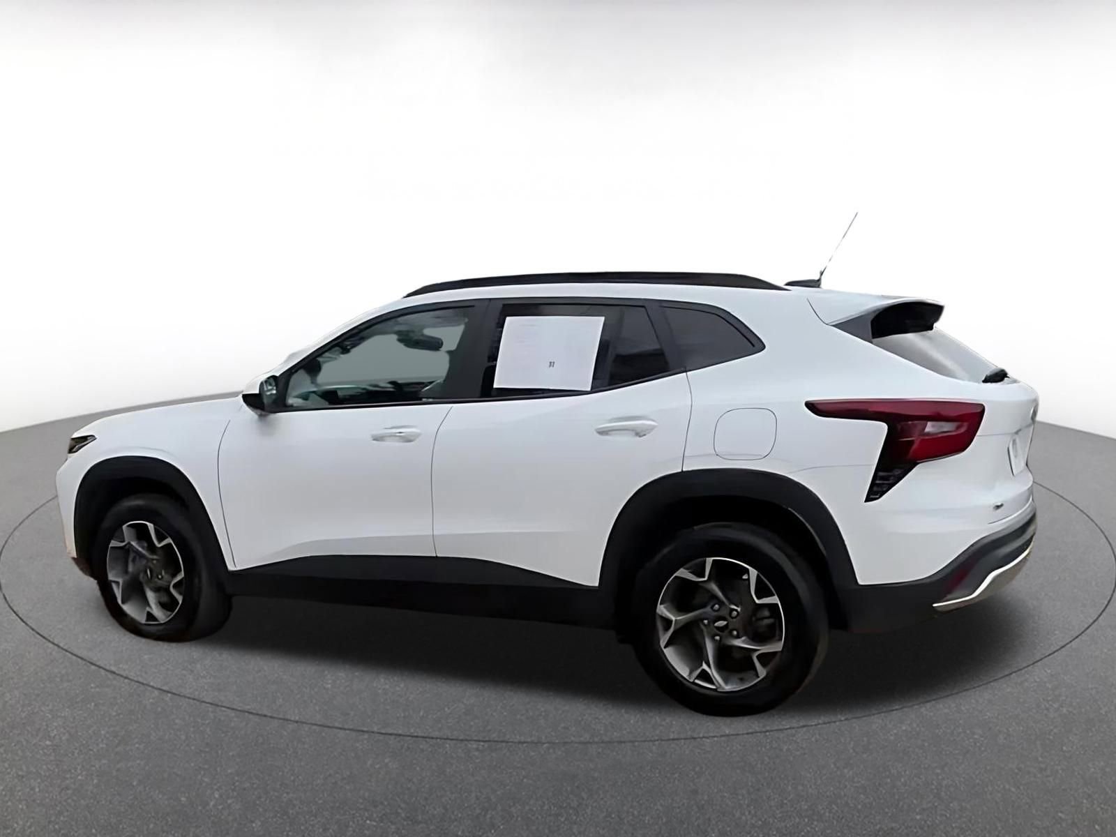 Thumbnail: 2025 Chevrolet Trax - 10